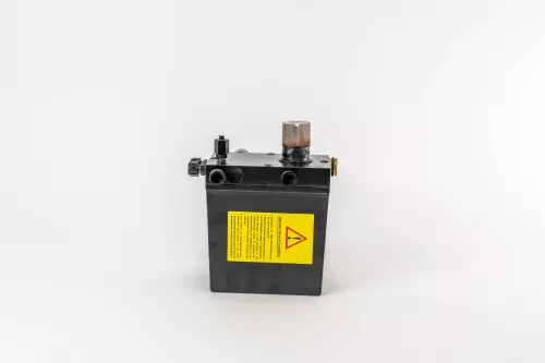 00608|Pompa ribaltamento, Cabina|